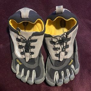 Vibram 5 finger shoes